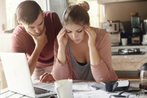 10 consigli su come evitare l'indebitamento eccessivo